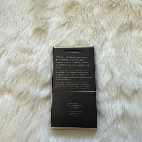 CODE 8 iconclast eyeshadow palette - Picture 6 of 6